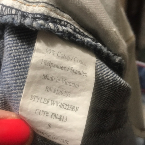 SALE NWT Cello Distressed Denim Shorts LW - Picture 5 of 6